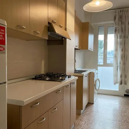 RESIDENCE CENTRO COMMERCIALE - WALTERIGATO Apartments SOLO PER FAMIGLIE